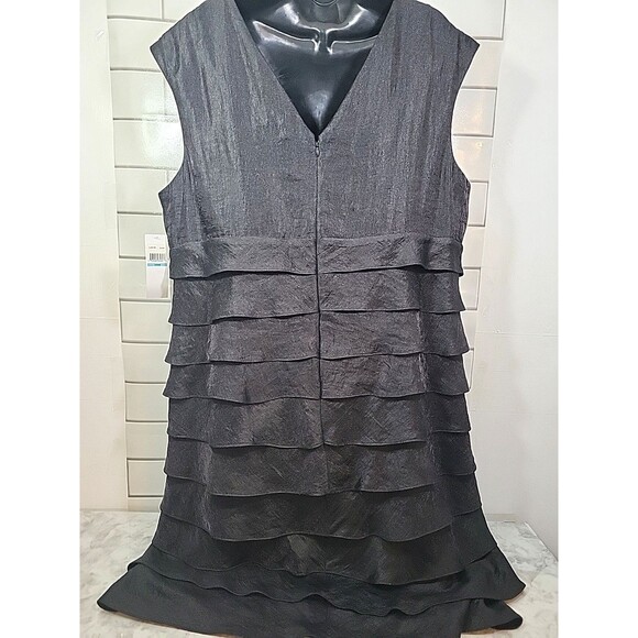 London Times Women's Sz 20W Dress V-Neck Tiered Cocktail Semi-formal Date Night - Picture 4 of 7